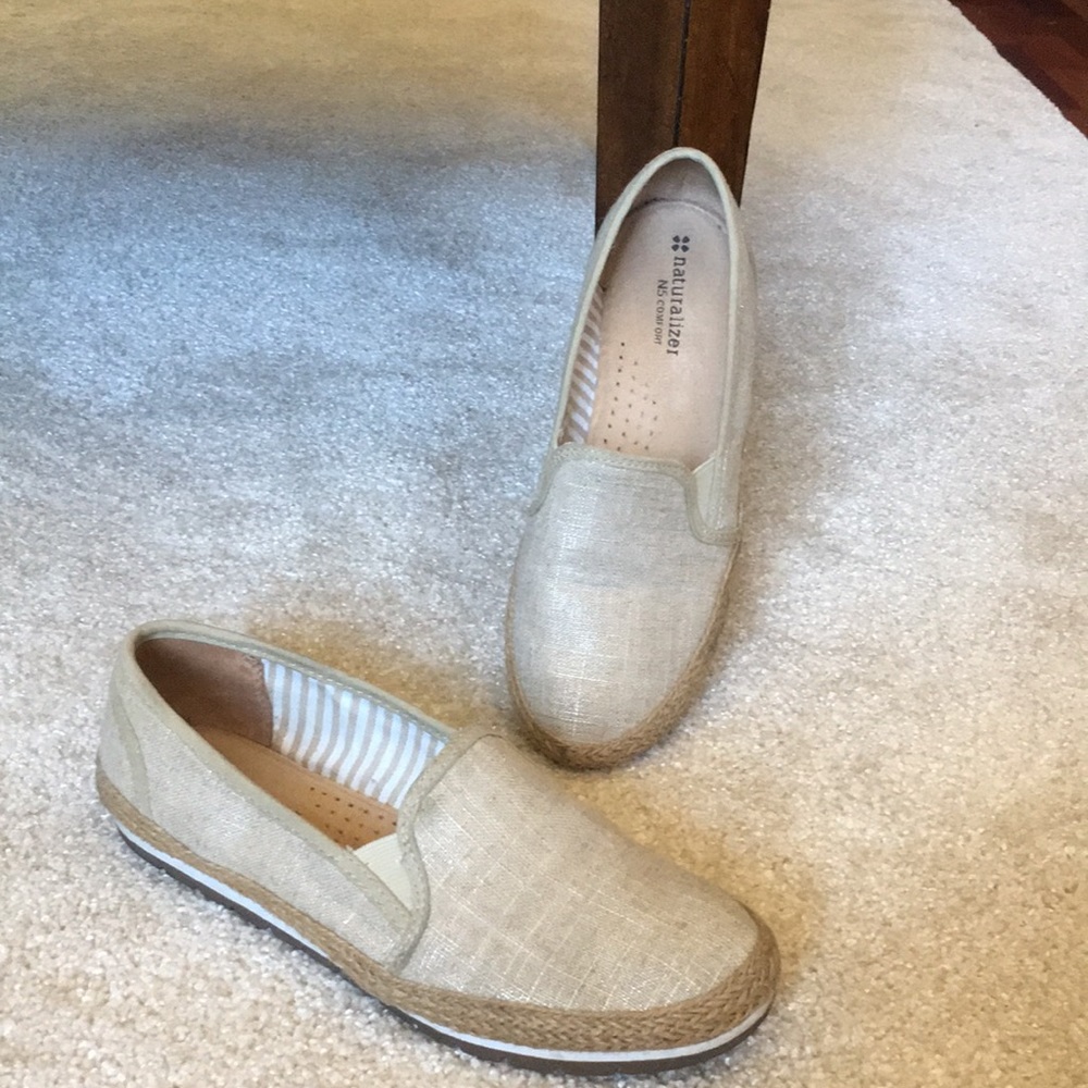 Naturalizer nude flats